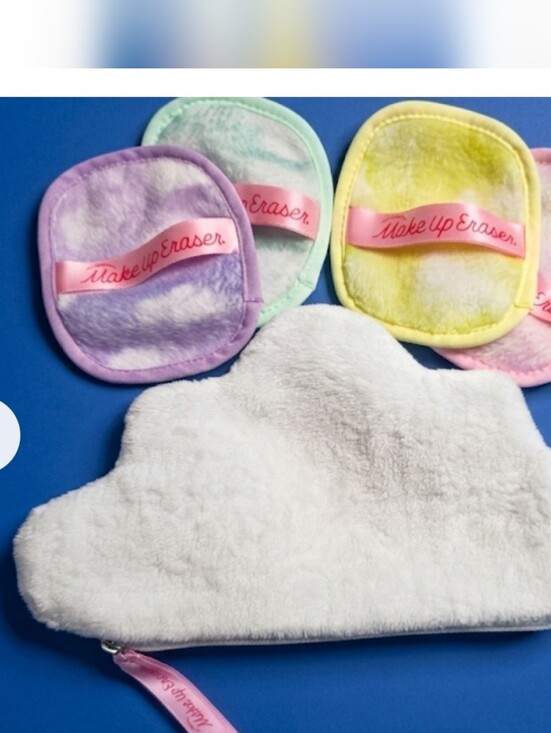 MakeUp Eraser Other - 4 Makeup Eraser Clothes + Pouch